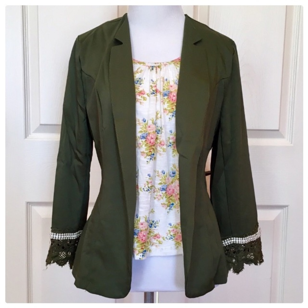 Autumn Green with Pearl Crochet Cuffs Blazer - Picture 5 of 5
